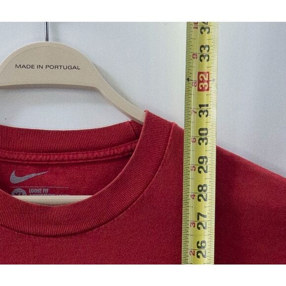Nike Older Style Center Swoosh Doing It Men's Red Graphic Logo T-Shirt Size XL - Picture 4 of 5